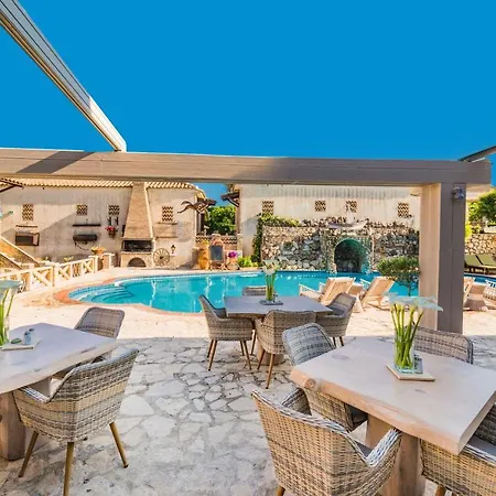Garden Village & Apartment *