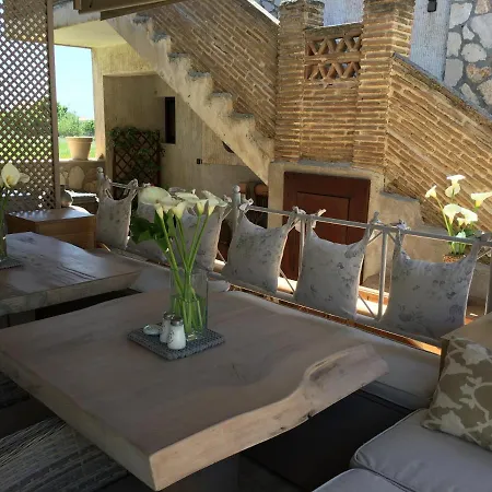 Garden Village & Apartment *